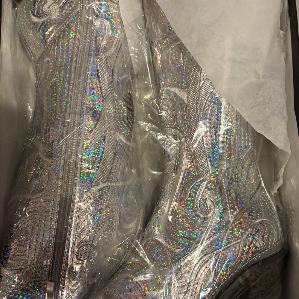 Helen’s Heart silver holographic sequin cowboy boots, US Women’s size 9. Used.